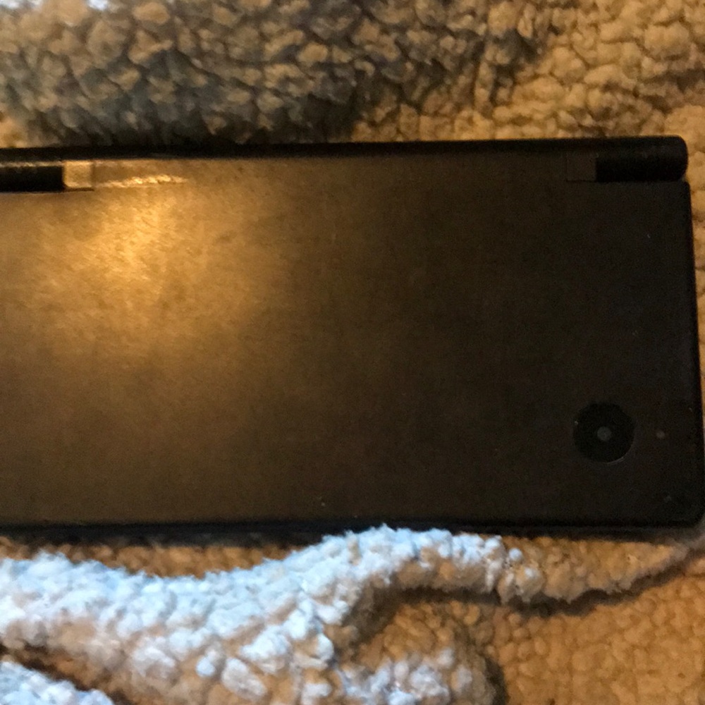 Black ds